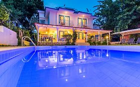 Calypso Cozy Suites (Adults Only)